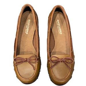 Super Comfy Skecher Loafers size 6